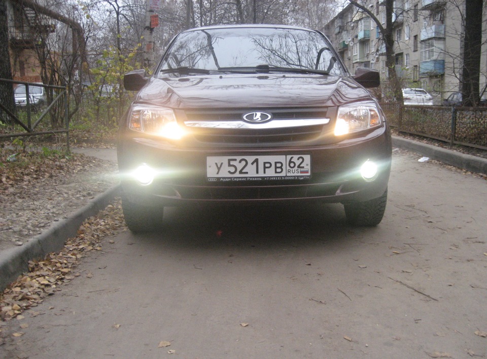 Ксенон в туманках — Lada Гранта, 1,6 л, 2012 года | тюнинг | DRIVE2