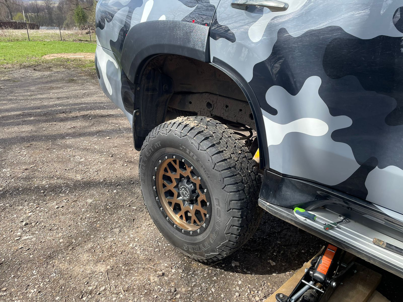 Паджеро спорт 2 расширитель. Mitsubishi Pajero Sport 2021 расширители колесных арок.