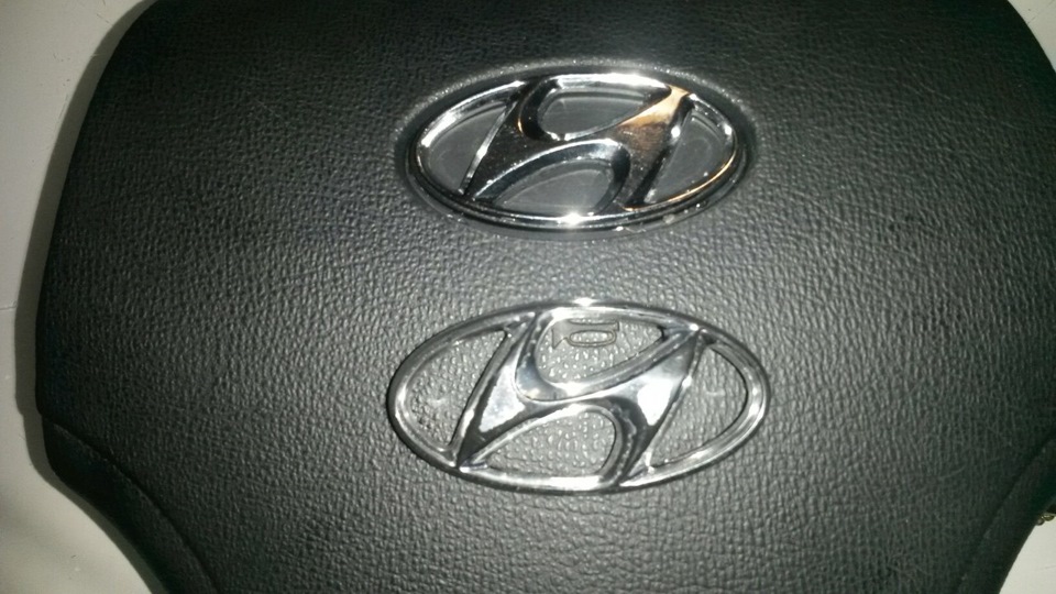 логотип hyundai на руль логотип hyundai на руль