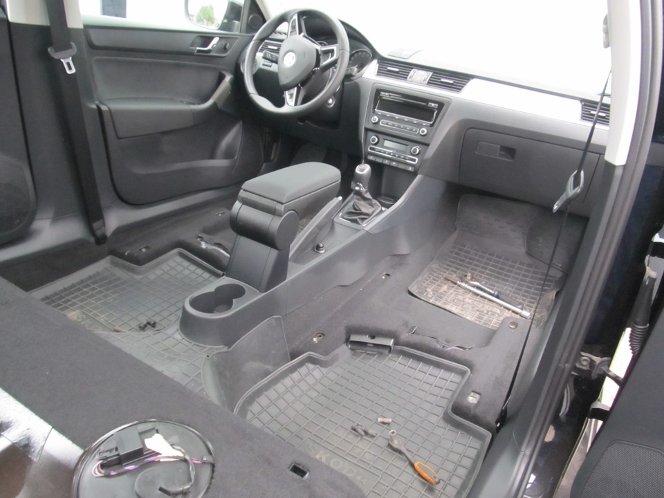 Пошил под заказ чехлы на сидения. — Skoda Rapid (1G), 1,2 л, 2013 года ...