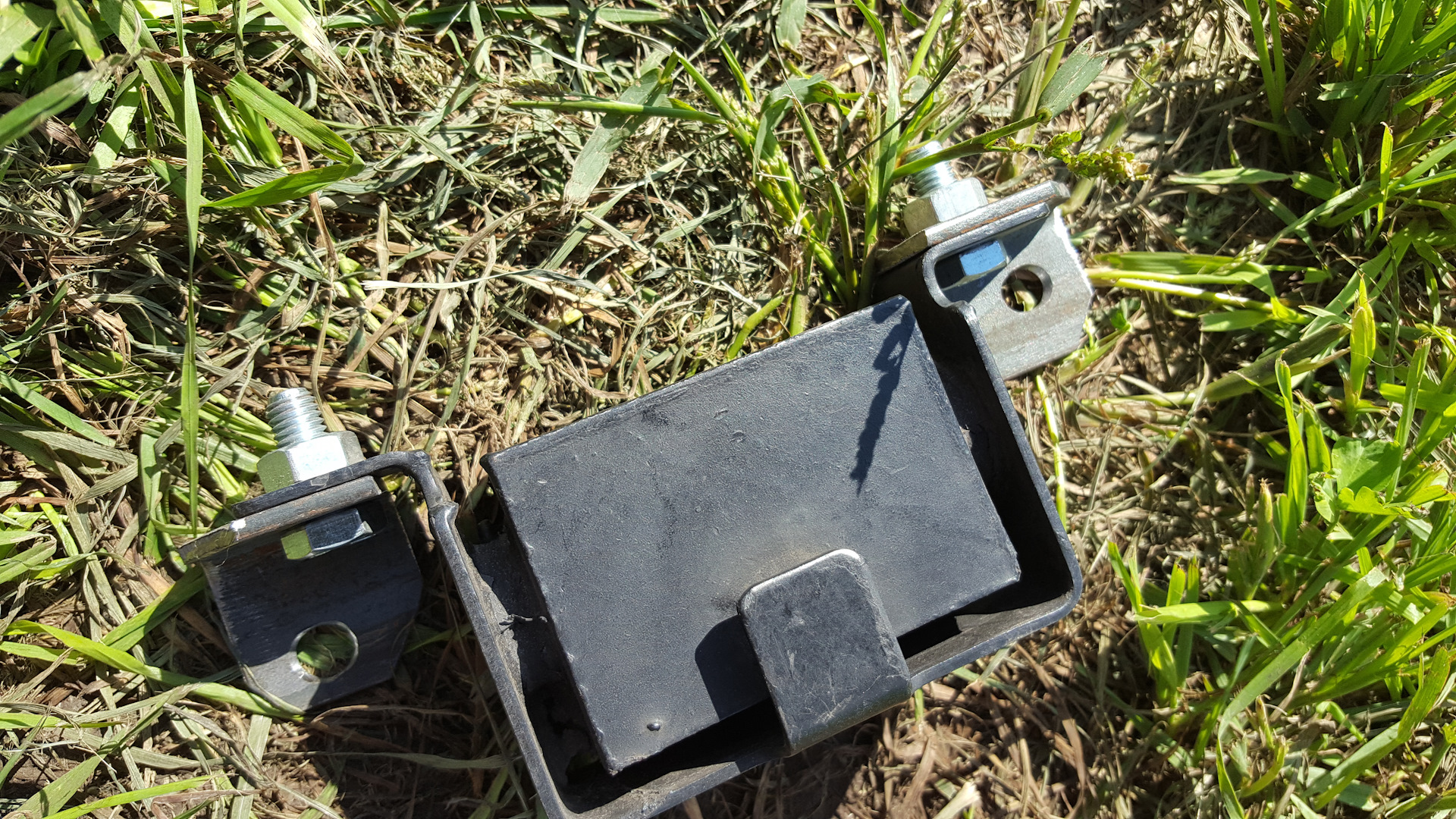 Mazdagd34-25-411 демпфер динамический вала приводного. демпфер динамический hyundai. хомут демпфер глушителя мицубиси паджеро 4. динамический демпфер. 44351-sr1-982 динамический демпфер.