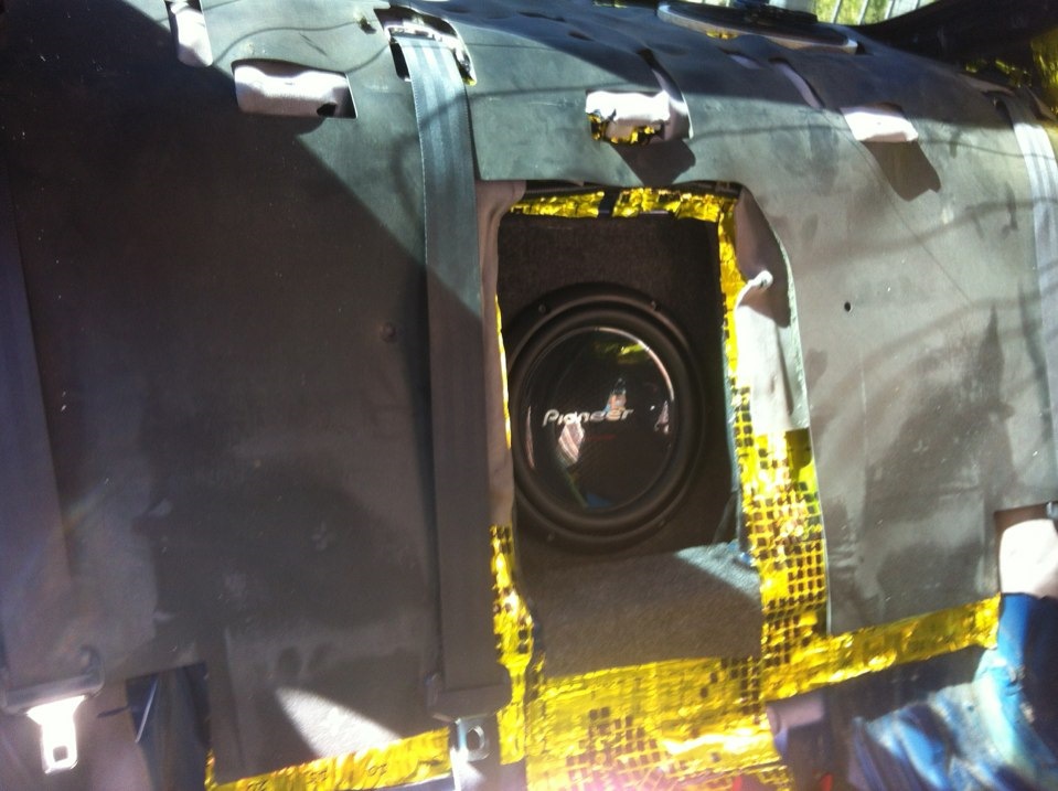 Шумовибра + саб free air часть1 — Lexus IS, 2 л, 2002 года | автозвук ...