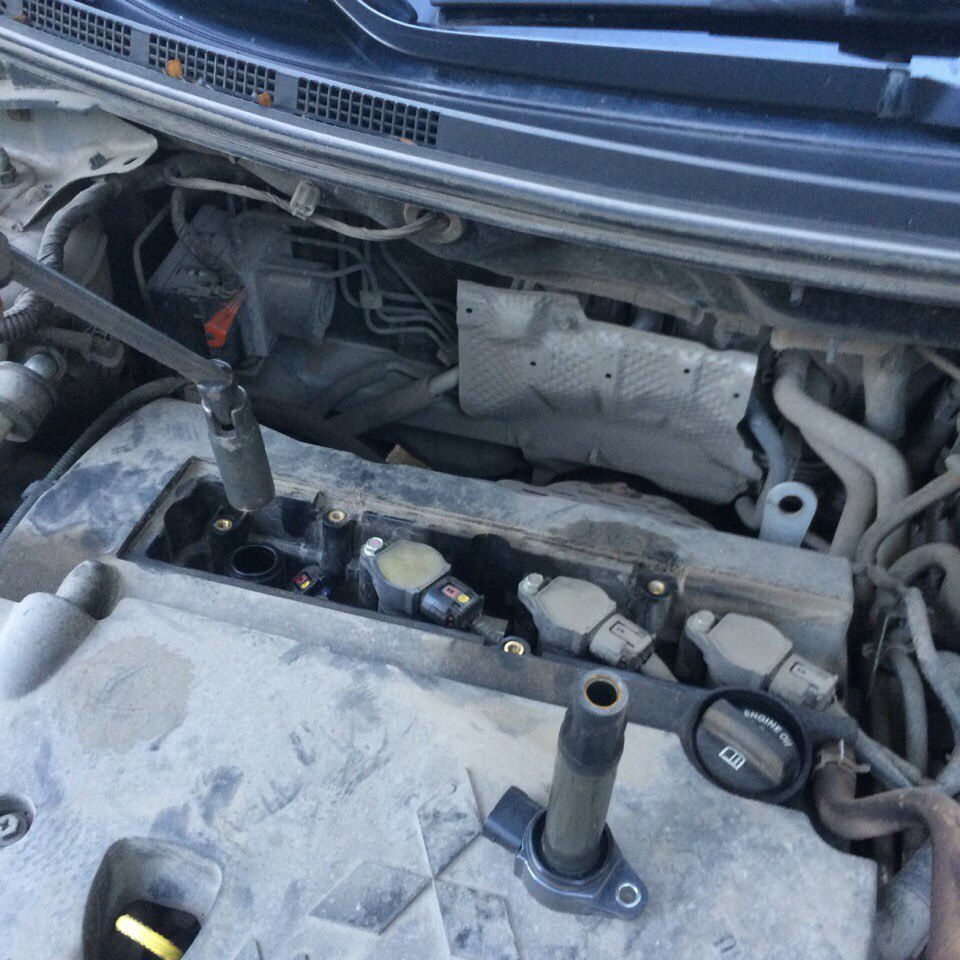 замена свечей зажигания - Mitsubishi Galant (8G), 2,5 л, 1998 года расходники DR