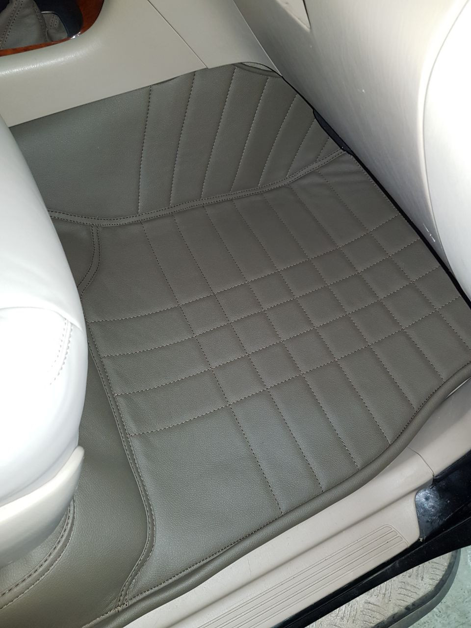 Специальный пошив ковриков из эко кожи. — Toyota Land Cruiser 100, 4,2 ...