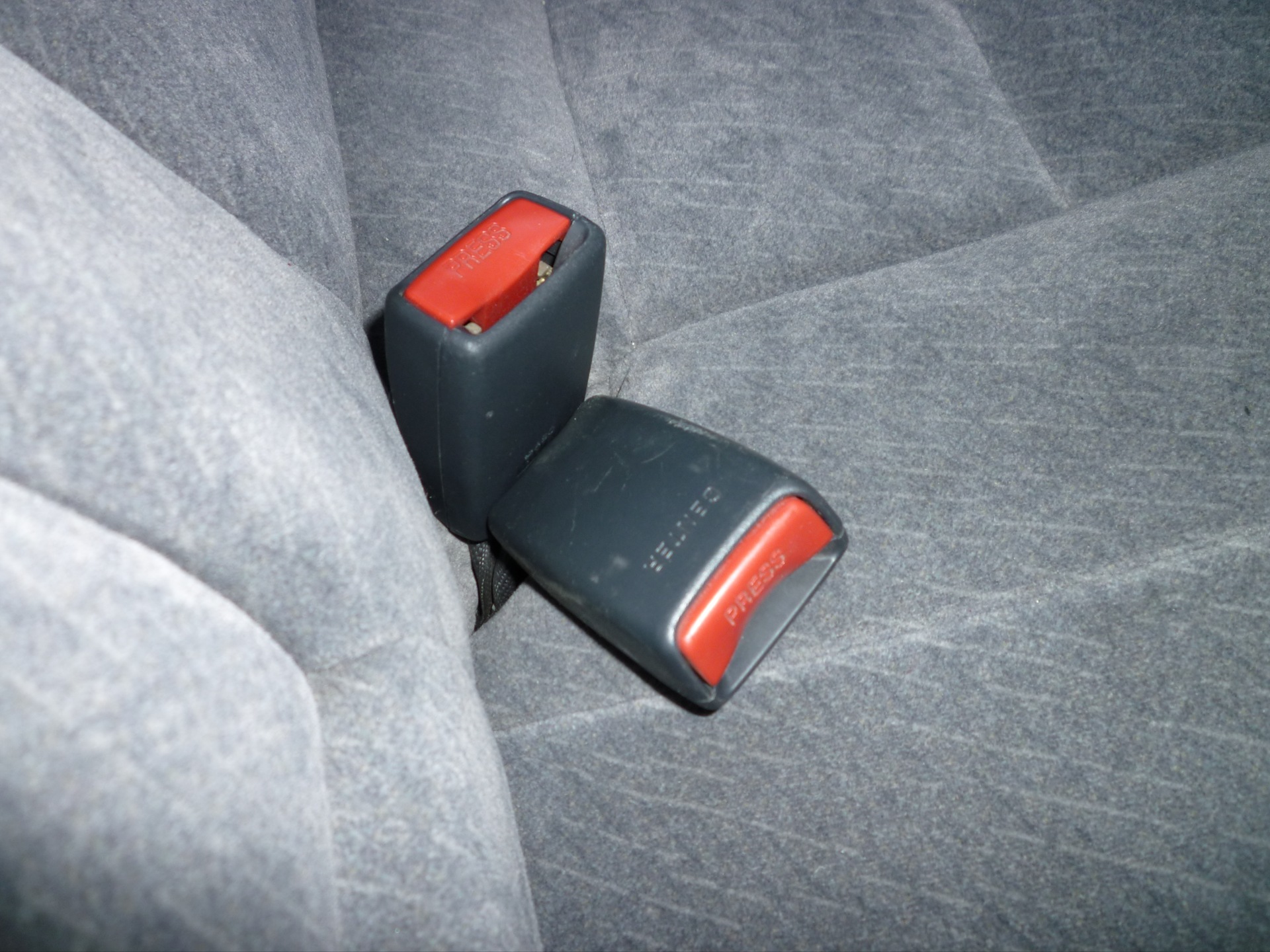 Exhaust system belt locks - Toyota Camry 18 L 1998