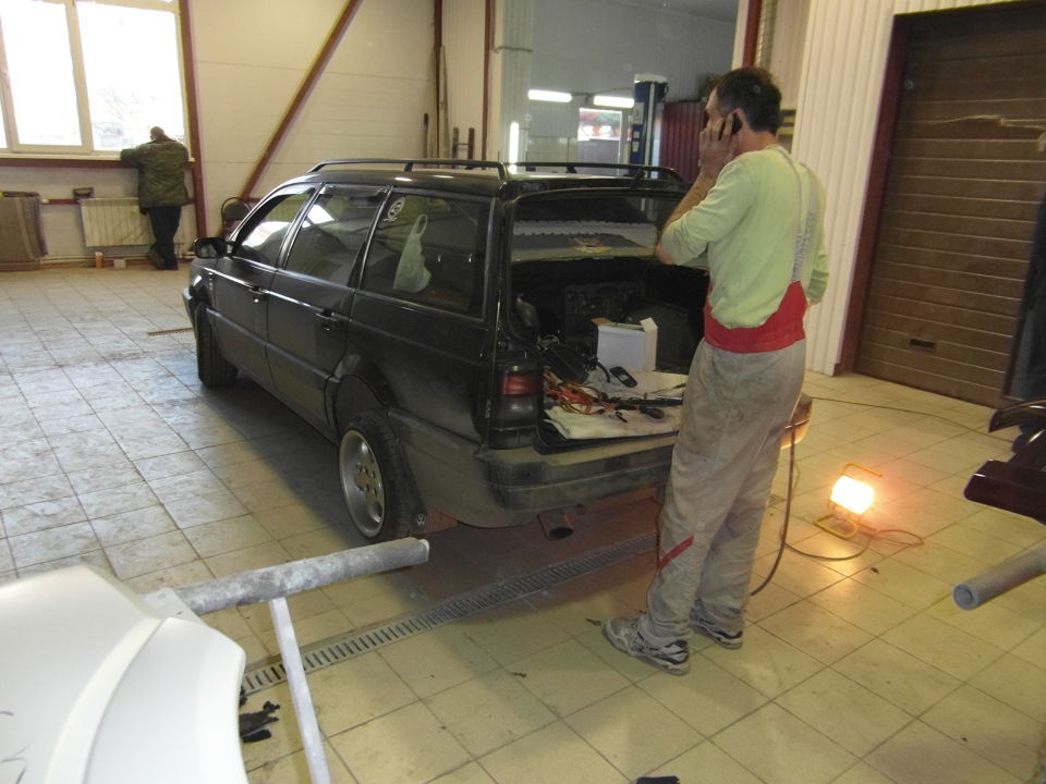 Регулировка двери багажника пассат б3 универсал