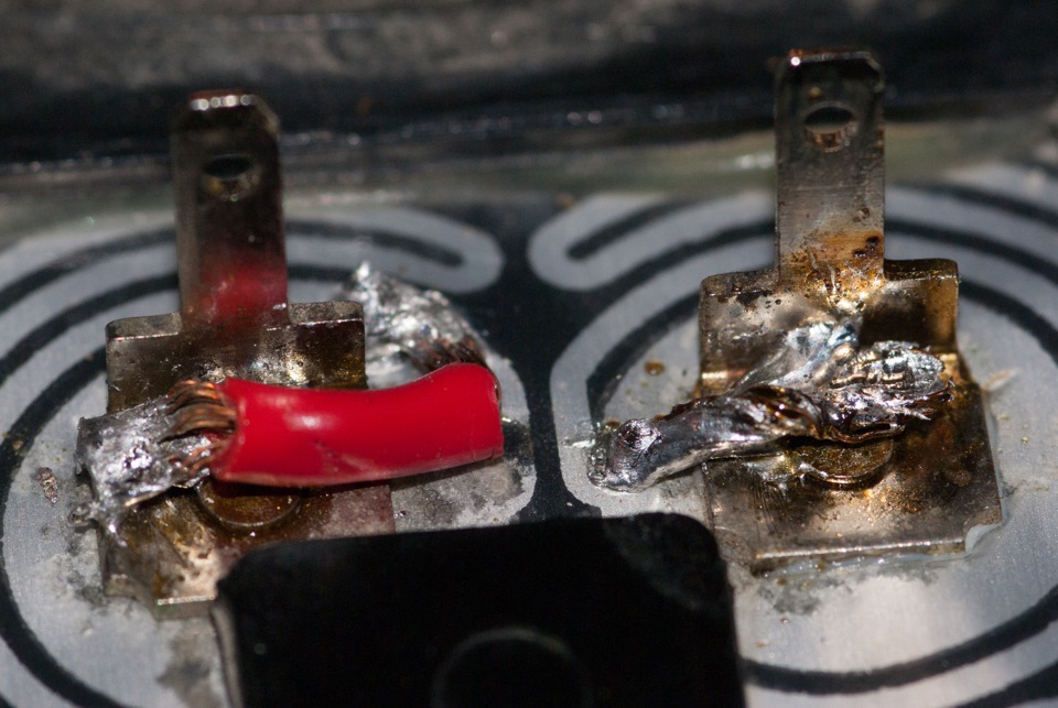 Паяем клеммы. Как припаять провод к клемме. Наконечник для пайки провода. Паяем клеммы. Припайка провода к клемме.