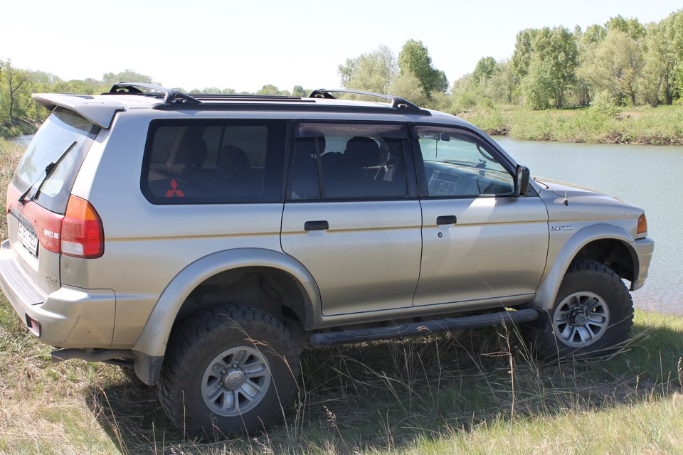 Багажники монтеро спорт. Mitsubishi Montero Sport 2012. Монтеро спорт 209 лс Sport 3g. P0134 Mitsubishi Montero Sport. Мицубиси Монтеро спорт 1 эксклюзив.