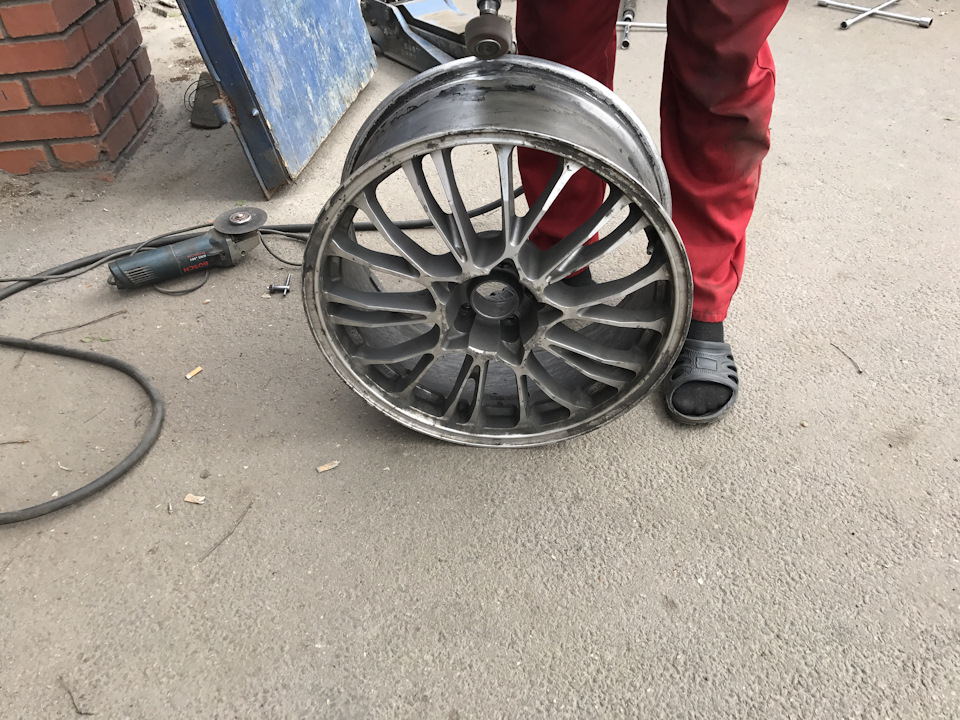 Внешний вид немного устал 🤔 В идеале нужно перекрасить👌 — Audi Allroad (C5)