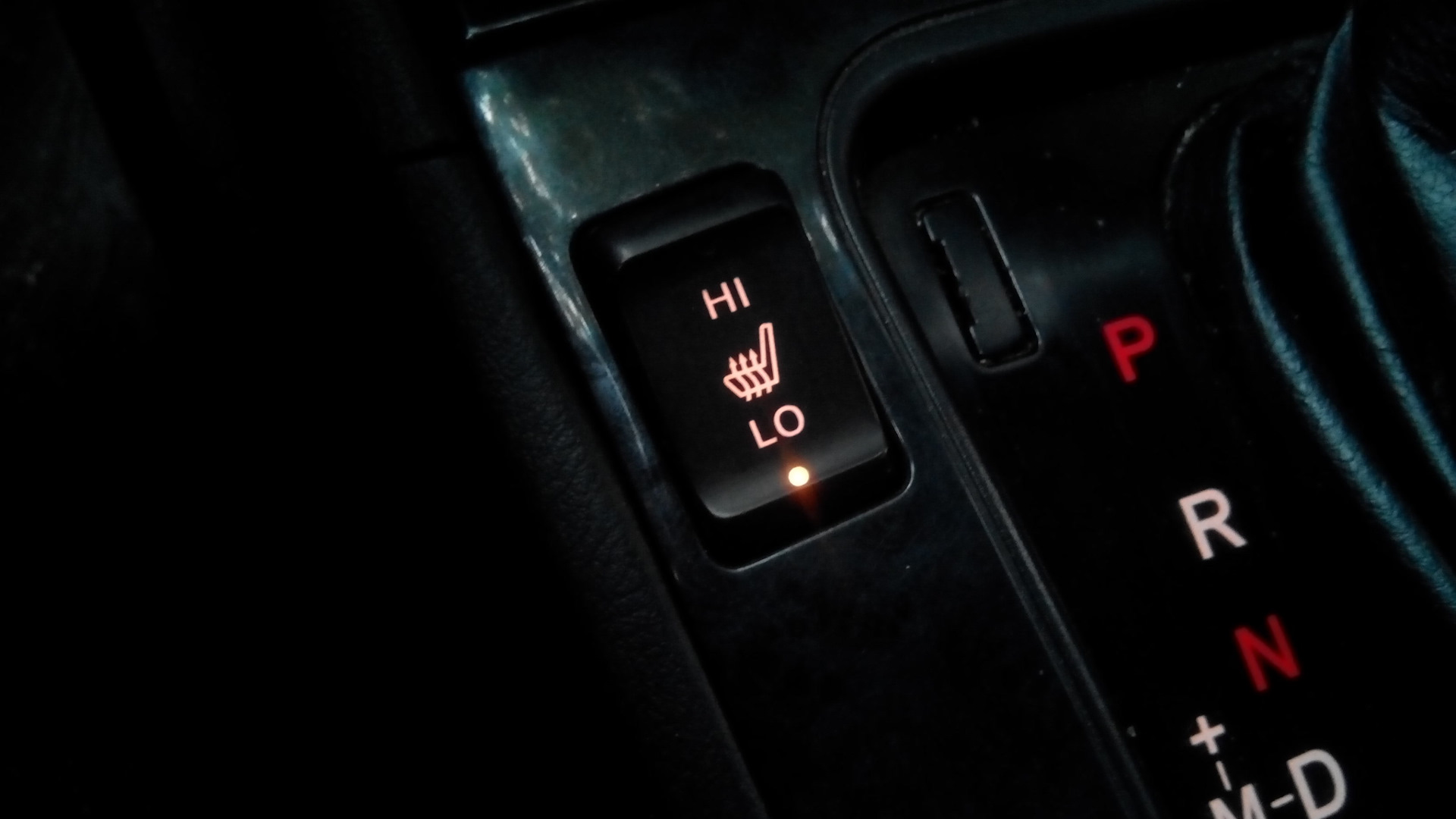 индикация подогрева сидений