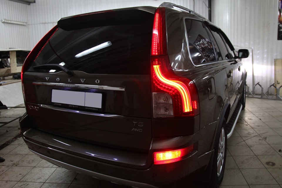 Задние фары вольво. Volvo xc90 задние фонари. Задние фонари хс90. Задний фонарь Вольво хс90. Задние габариты Вольво хс90.