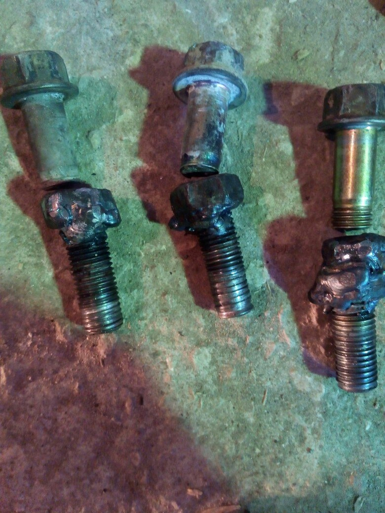 Потек сальник коленвала или коробки, а может и оба)))) — Mazda Demio ...