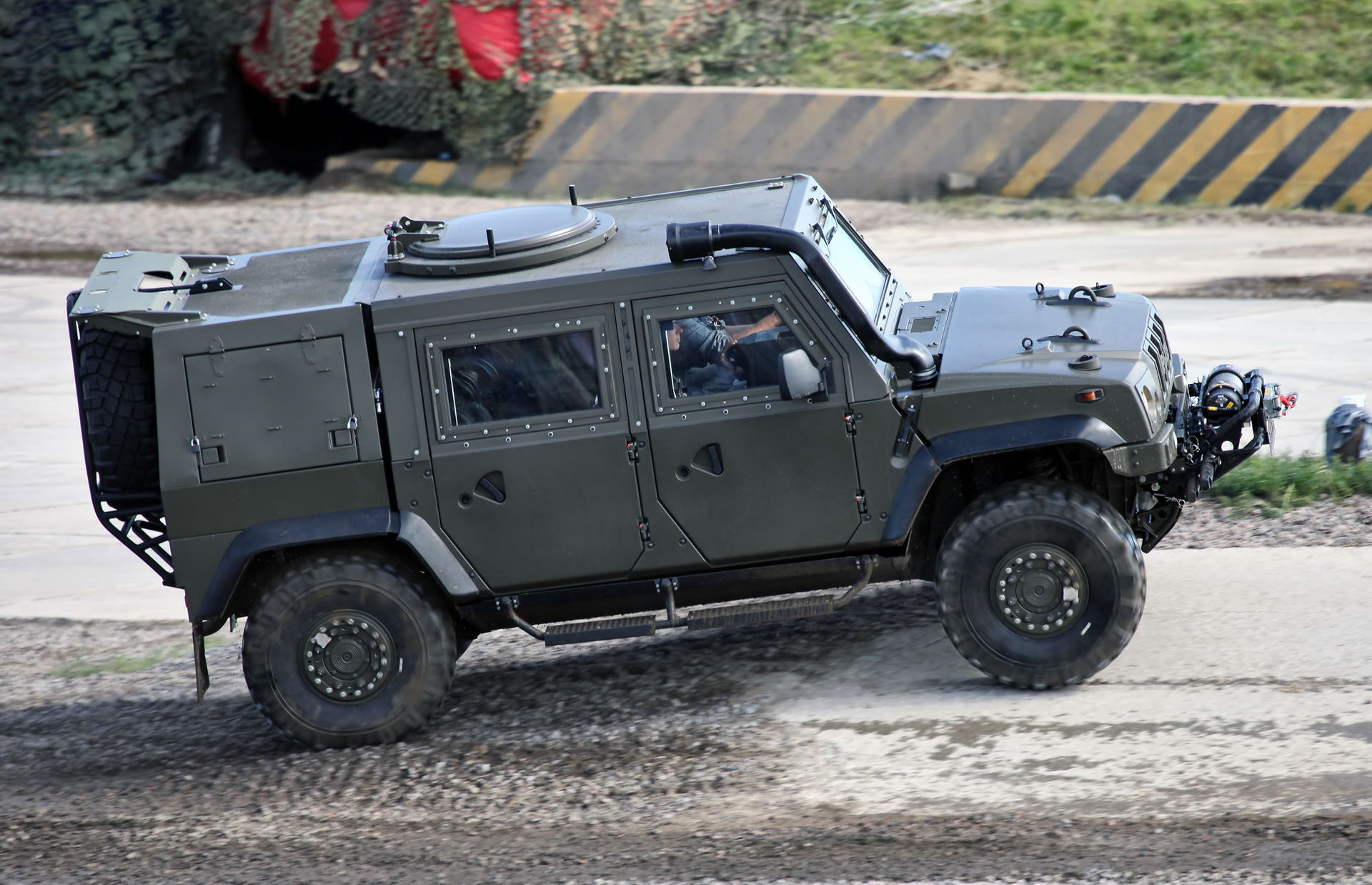 Бронеавтомобиль LMV m65 Рысь