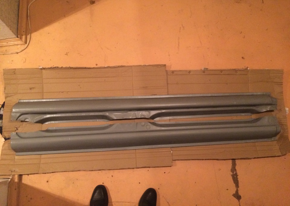 Купил пороги, сделал акустические провода и впаял линейные выходы в ...