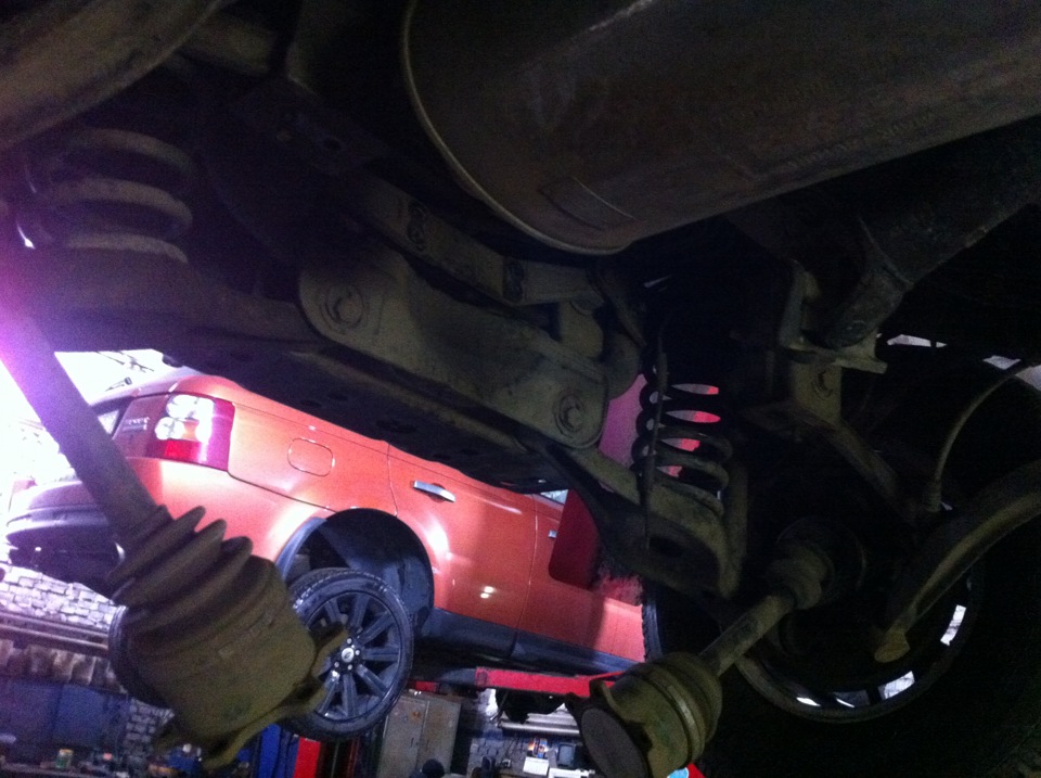 Замена подушки на редукторе и верхних шаровых + масло свежайшее в двс ...