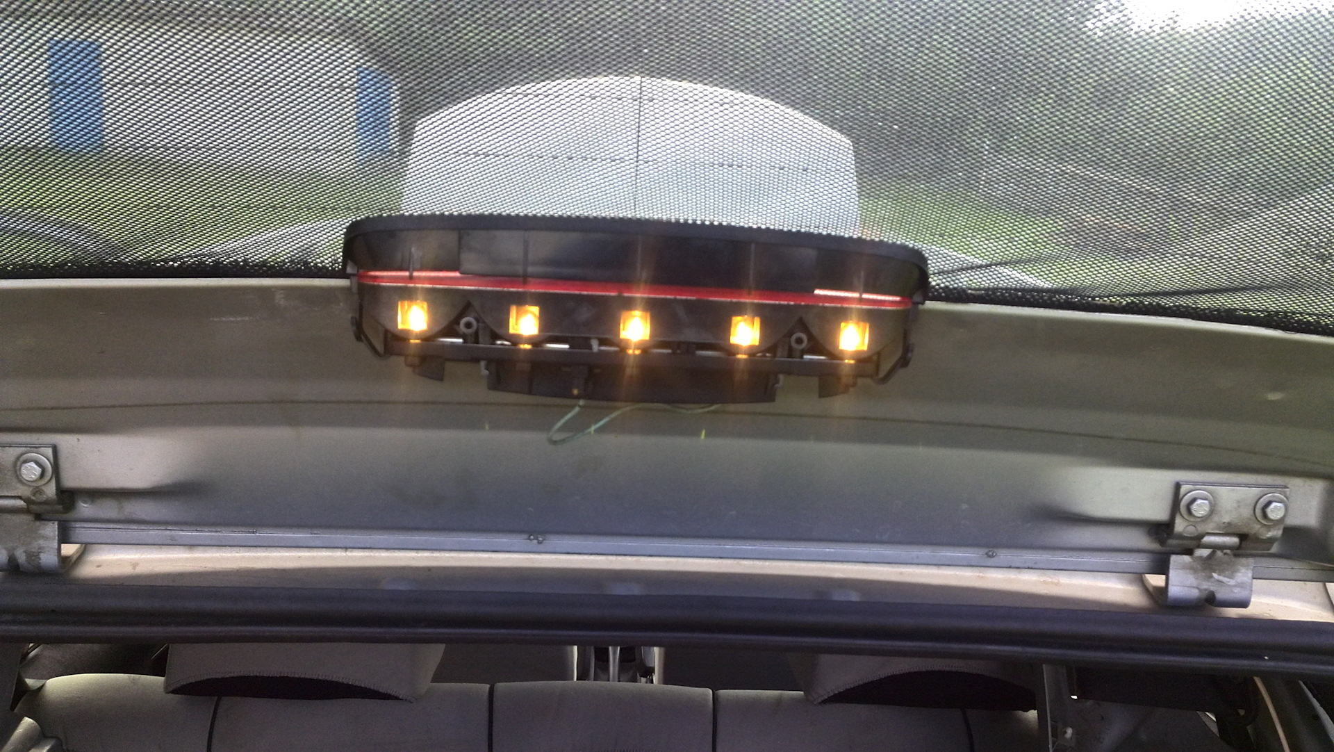 Повторитель стоп сигнала на заднее стекло. Повторитель стоп сигнала на заднее стекло. Дополнительный стоп сигнал 2121. Дополнительный стоп сигнал рено лагуна 3. Дополнительный стоп сигнал ауди а5.