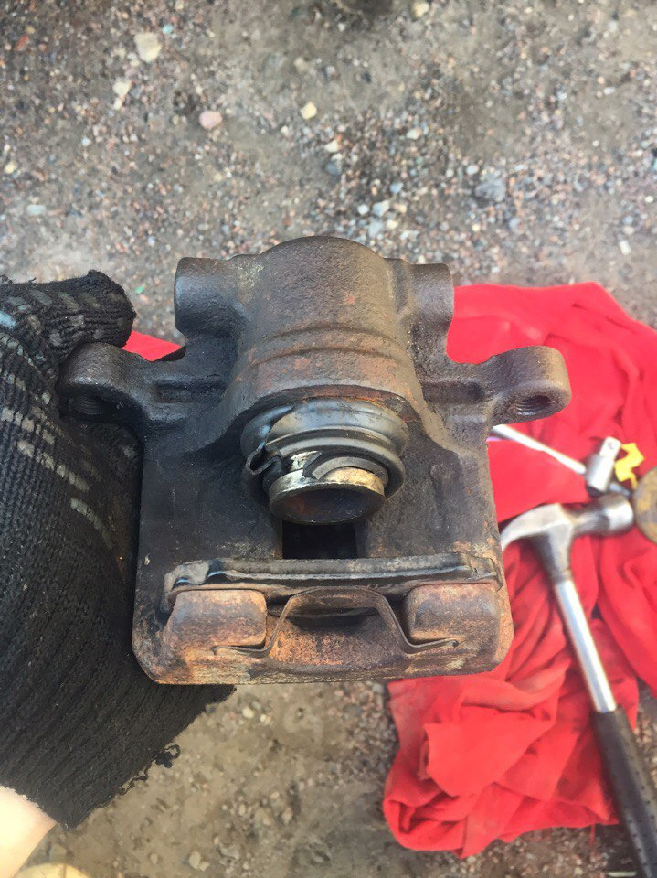 Замена задних ступичных подшипников и тормозов. — Mitsubishi Lancer X ...