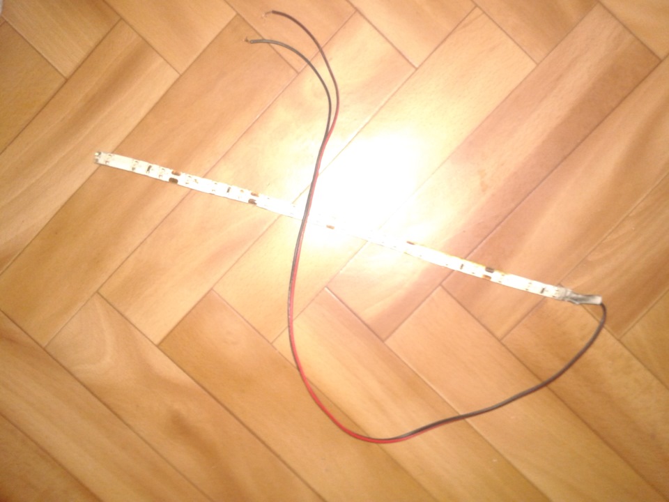 LED подсветка радиаторной решетки — Lada 21099, 1,5 л, 2001 года ...