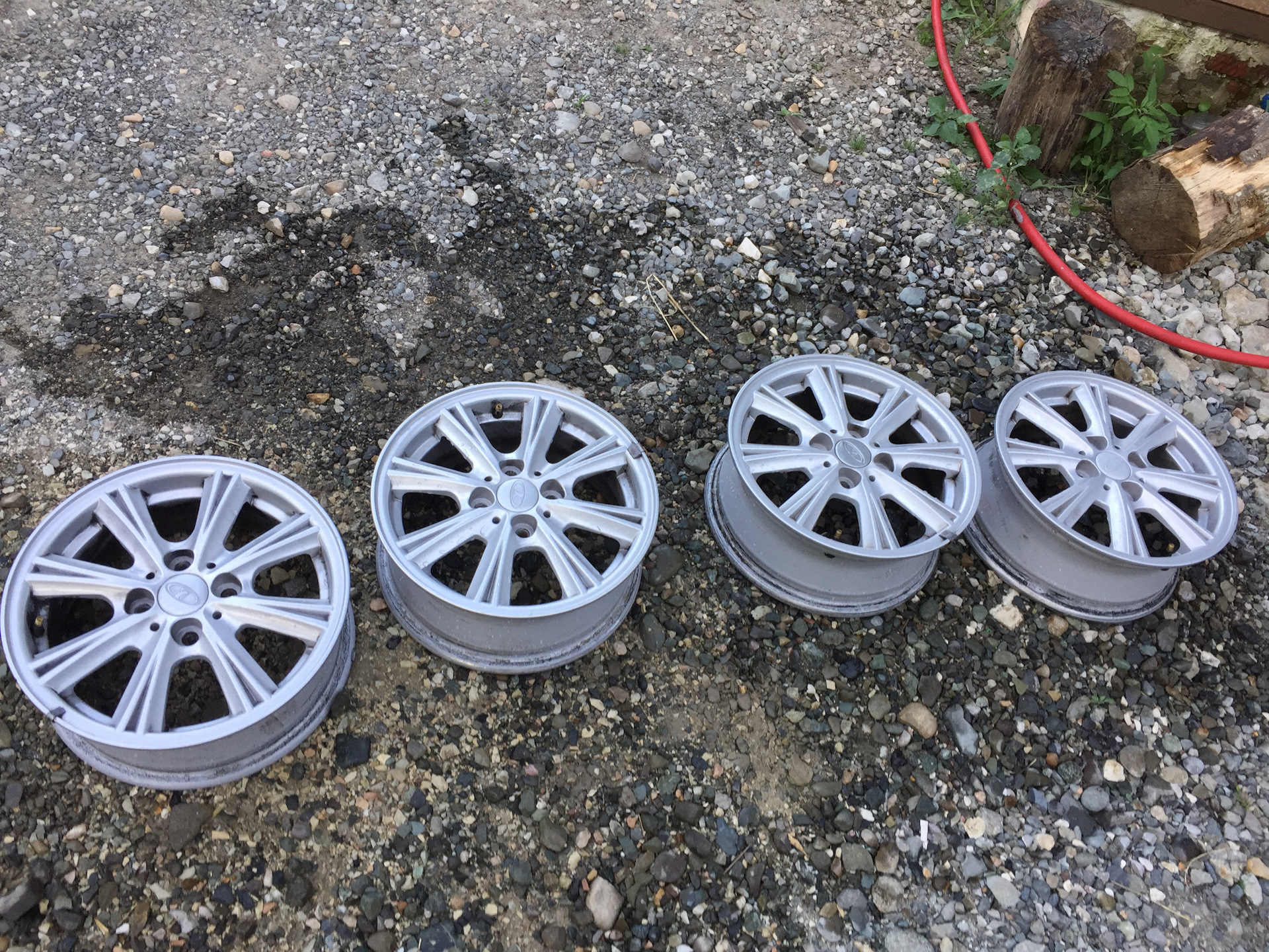 Аттика диски 14. Диски аттика r16. Колеса аттика r14. Кик аттика (кс561) 5,5x14 4/ 98 et35 d-58,5 сильвер (арт. Диски атики.