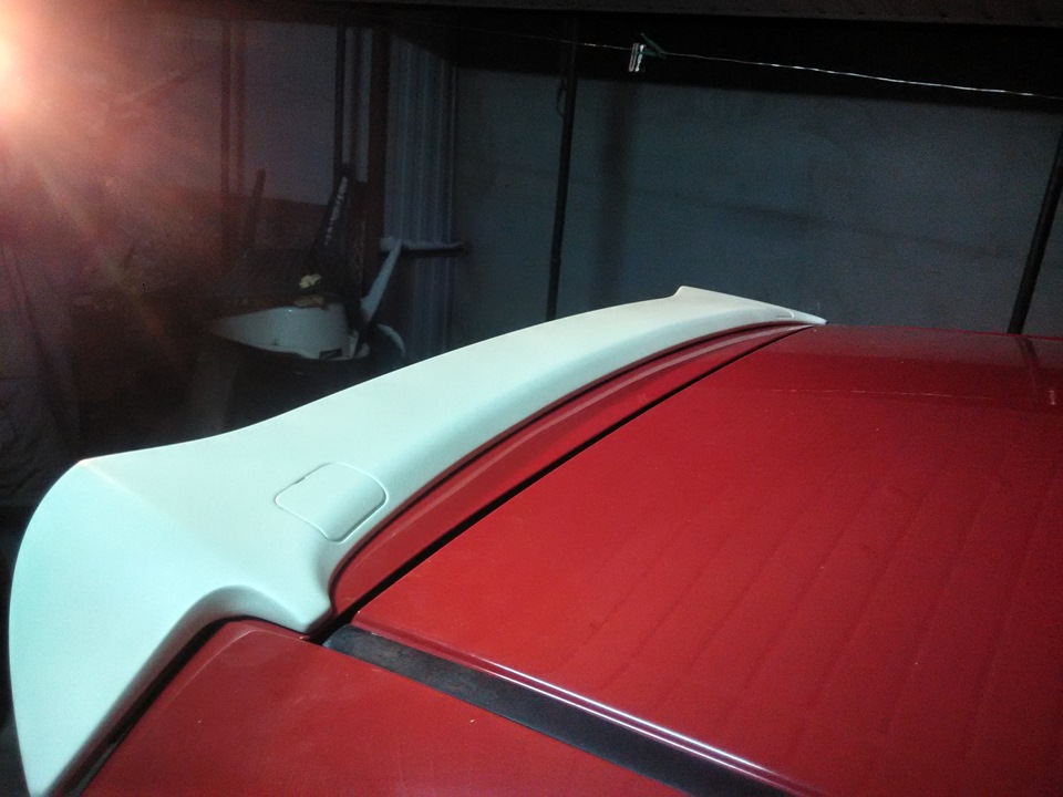 e332c26s 960 Как крепится спойлер на багажник