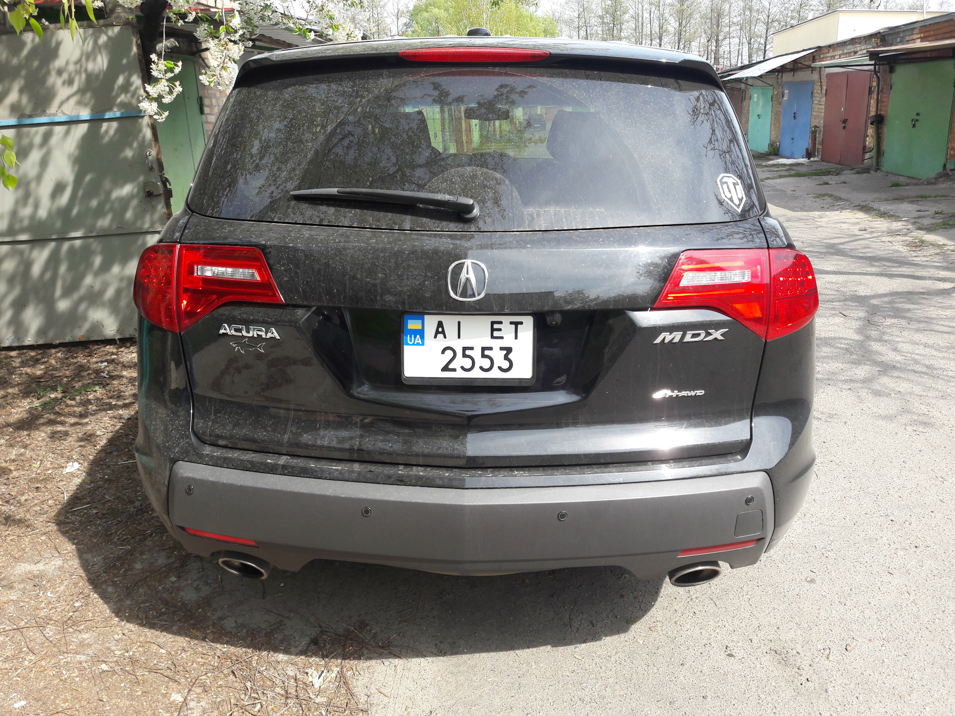 Номера аутлендер. Квадратный номер на Акура МДХ 2008. Acura MDX квадратный номер. Квадратный задний номер на Аутлендер 3.