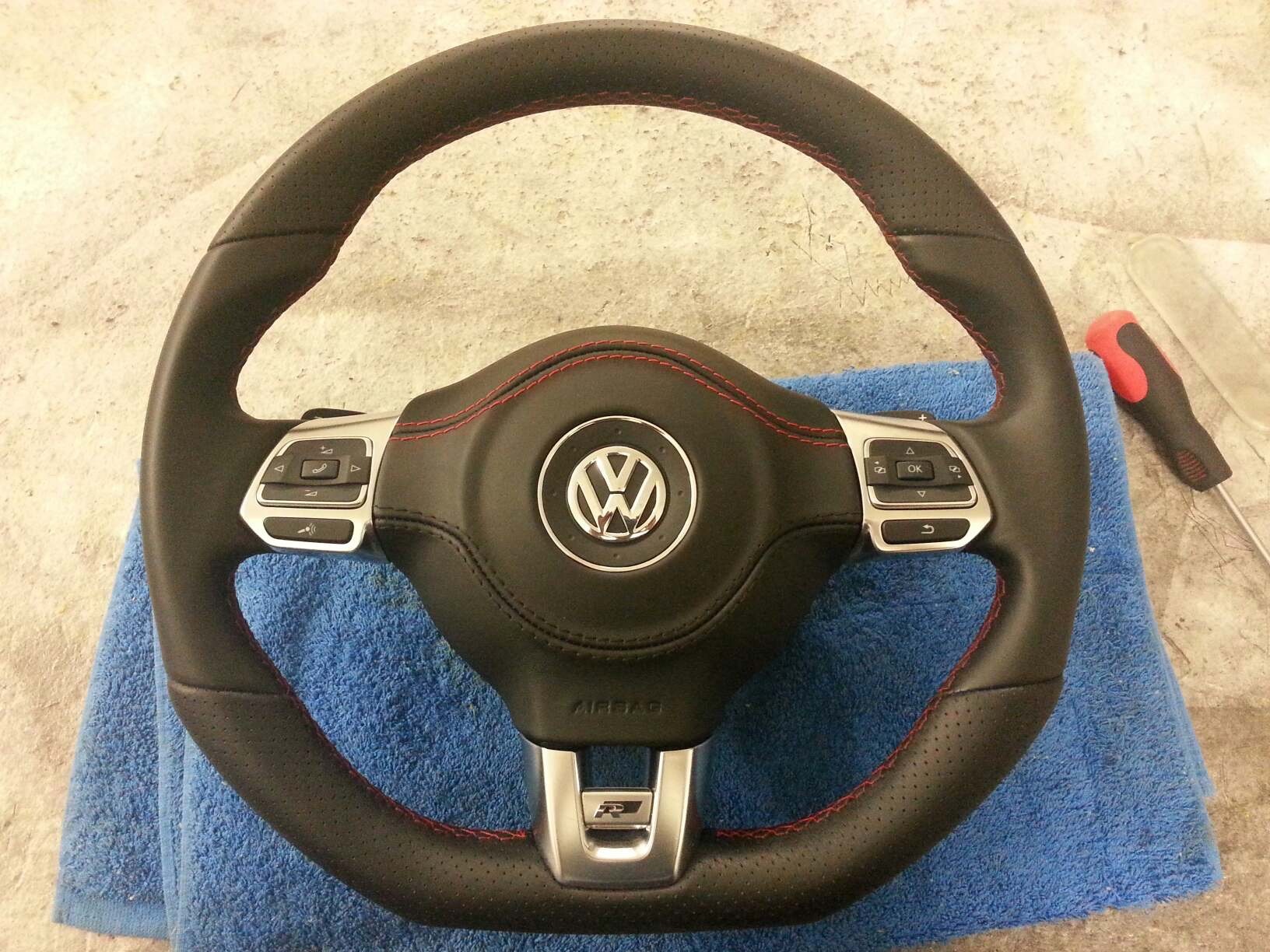 Рулевая подушка безопасности. Руль Фольксваген Пассат б6. Руль Фольксваген Пассат б7. Volkswagen Passat руль 2013 airbag. Passat b6 airbag.
