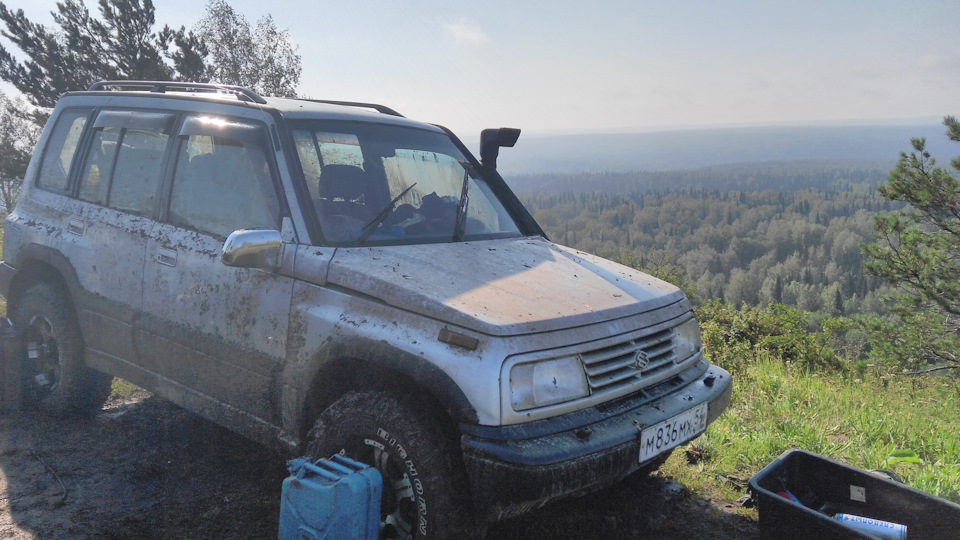 Suzuki Escudo "Moonraker"