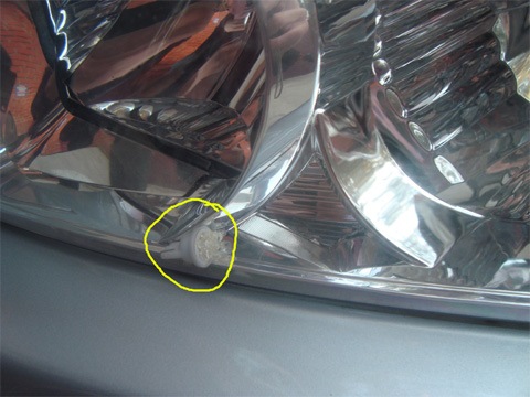 Replacing side lights - Toyota Corolla 16L 2007