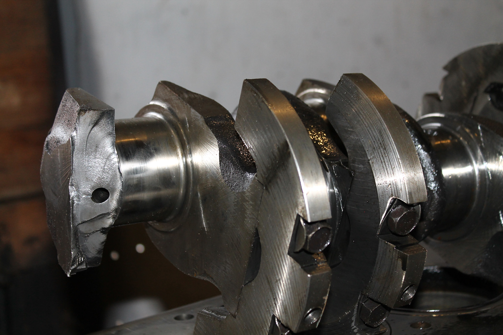 галтель коленвала. вкладыши вала коленчатого ldv maxus. разбит коленвал. разбит коленвал. коленвал ваз 2112.