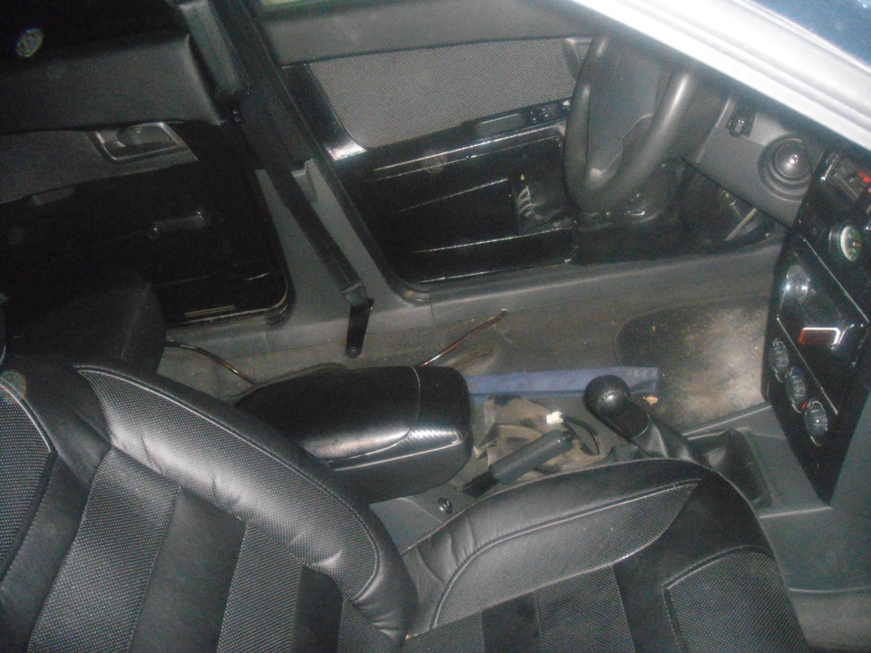 Разборка салона — Lada Приора седан, 1,7 л, 2007 года | другое | DRIVE2