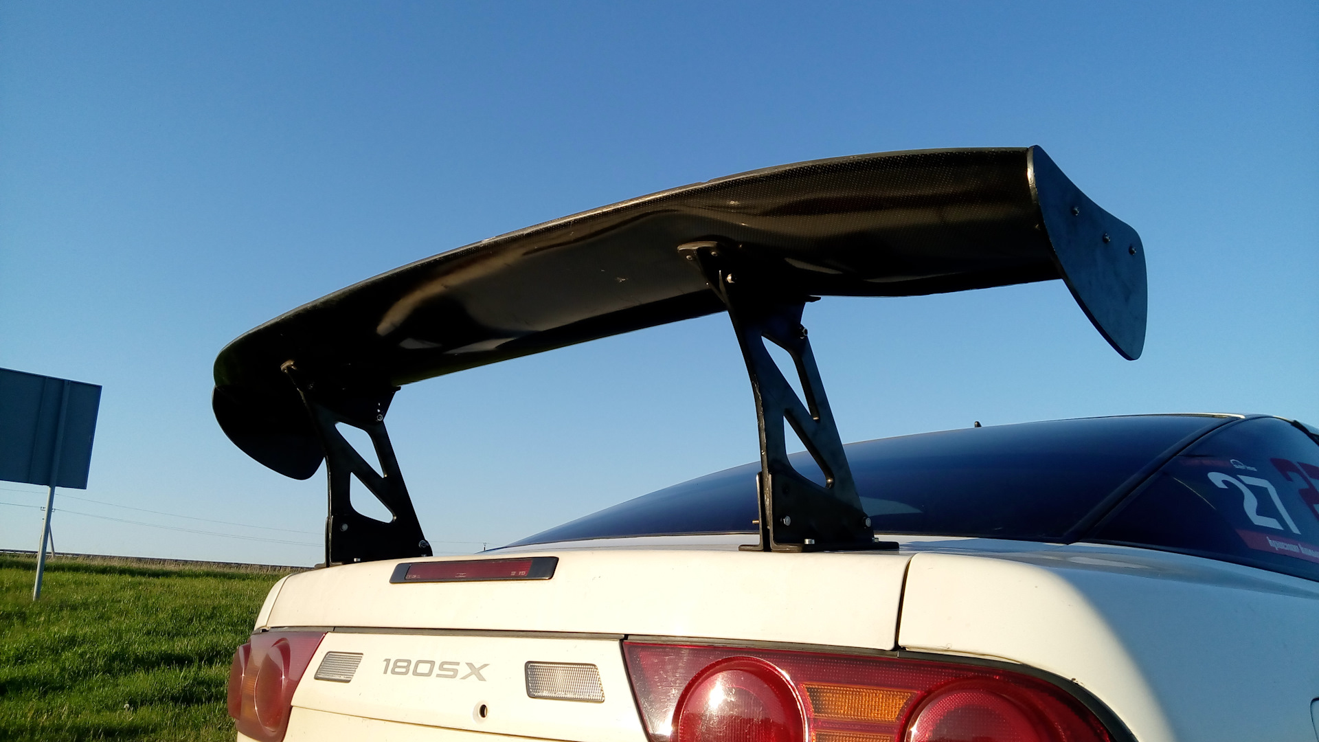 Антикрыло автомобиля. Vag 565827931 спойлер. Спойлеры сим. Спойлер и антикрыло. Porsche gt спойлер.