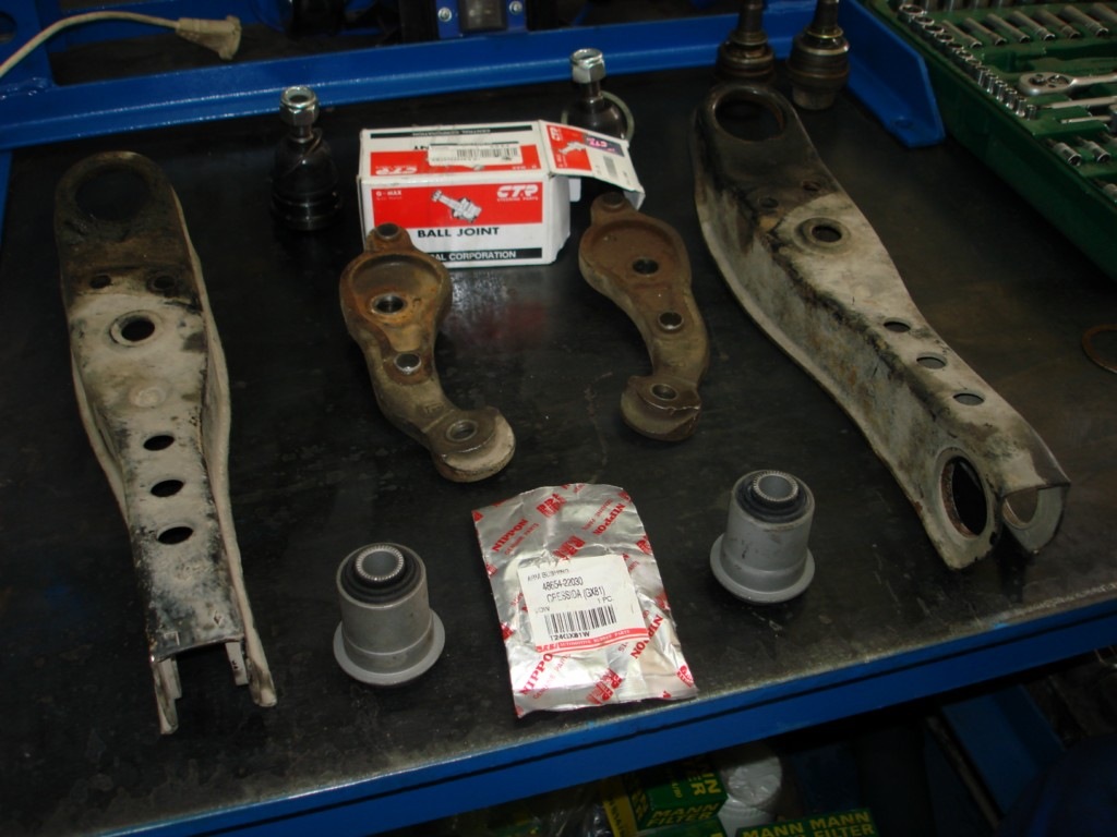 Replacing the ball and silent block of the front lower arm - Toyota Mark II 25 L 1989