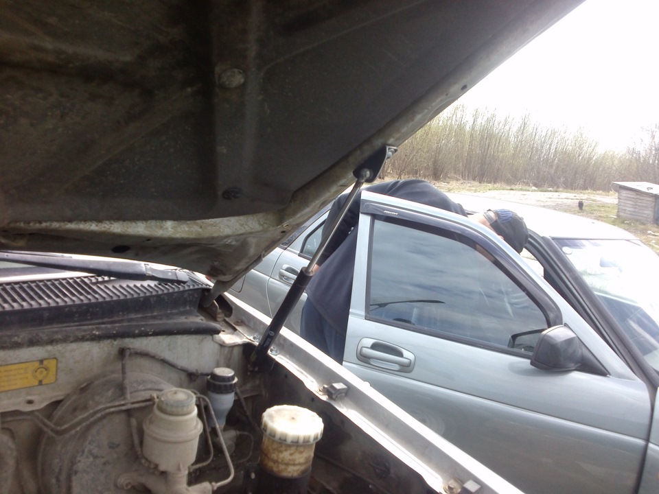 в крыле сквозние отверстия — Great Wall Safe