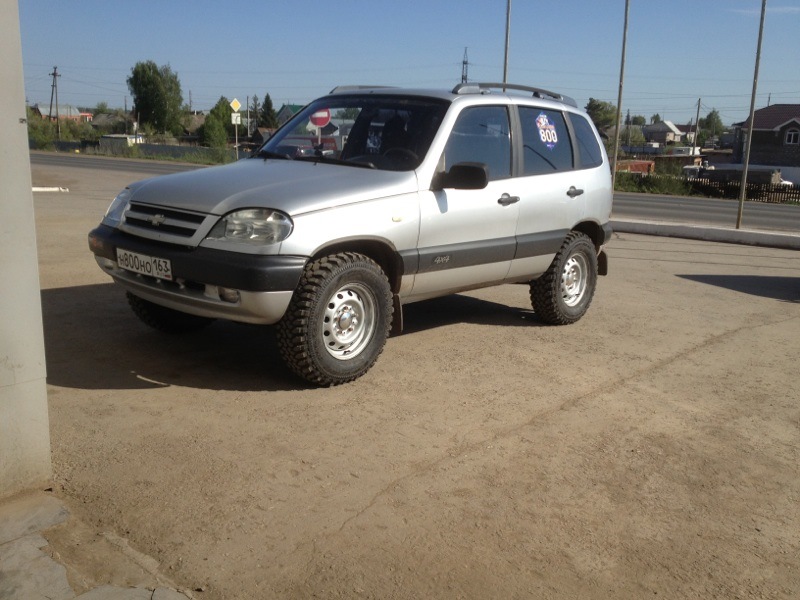 Нива шевроле 15. Chevrolet Niva 235 75 15. Нива Шевроле на 235/75/15 колесах. 235/75 R15 Кордиант офф роад на Ниве Шевроле.