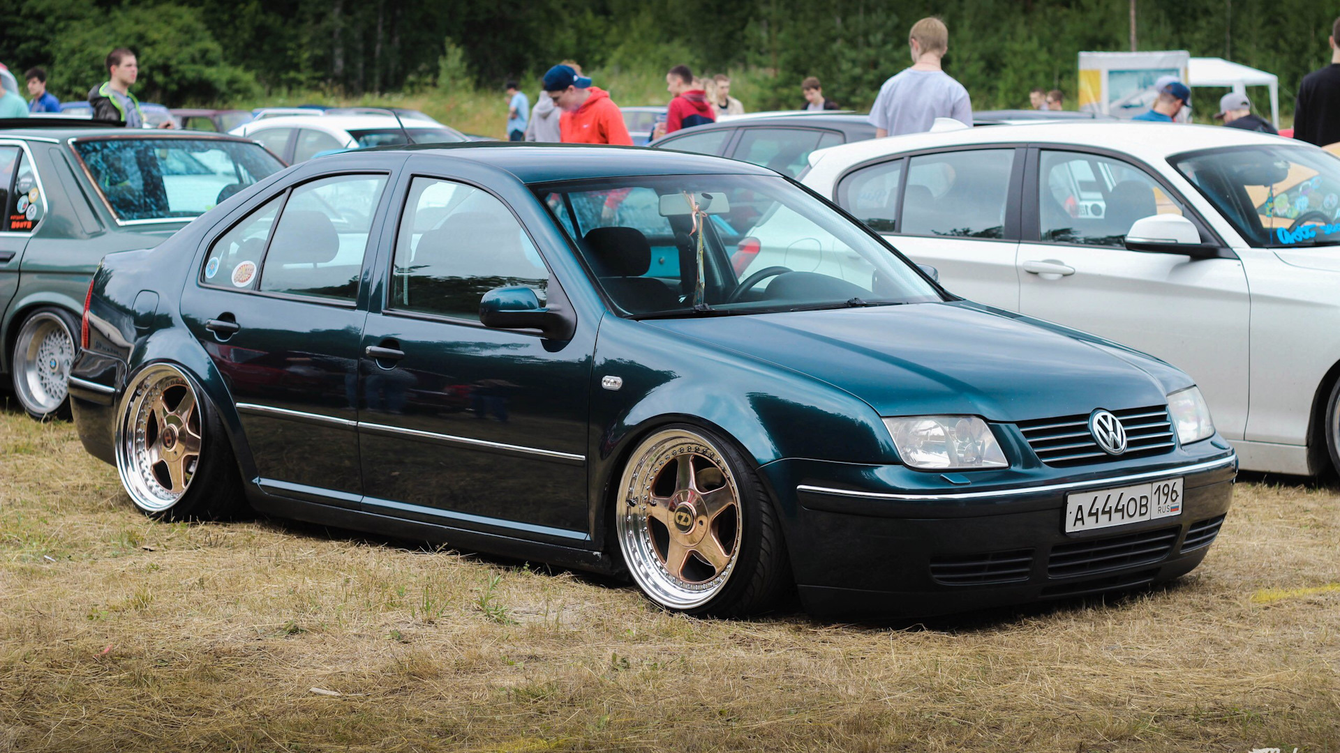 Тюнинг фольксваген двигатель. Volkswagen Bora 1999 stance. Фольксваген Бора стенс. VW Bora 2000 Tuning. Volkswagen Bora stance.