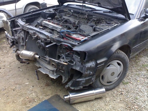 work in full swing - Toyota Carina 15 L 1990