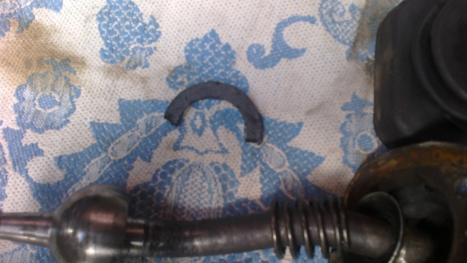 Подскажите как убрать люфт кулисы КПП — DRIVE2