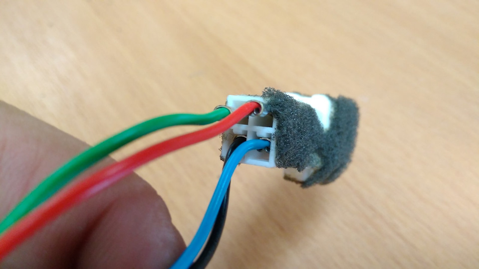Как выставить часы в матизе. e386049s 960. Как выставить часы в матизе фото. Как выставить часы в матизе-e386049s 960. картинка Как выставить часы в матизе. картинка e386049s 960. Достаточно долгое время штатные часы заставляли меня впадать в уныние — занимают привлекательное место в панели, притягивают взгляд, а информации очень мало. Решено было заменить на что-то более функциональное. Поискав в интернете, был найден отличный вариант часиков с временем, датой, температурой и напряжением аккумулятора. Итак, приступим!Снимаем правую решетку обдува лобового стекла. Она снимается легко, достаточно потянуть ее вверх