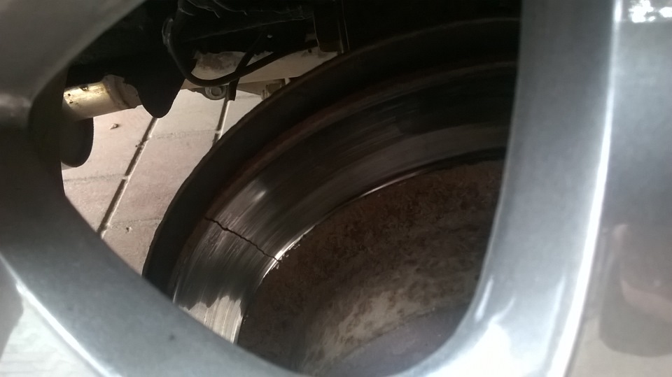 Лопнул тормозной диск — Nissan Sunny (B12), 1,8 л, 1987 года | поломка ...