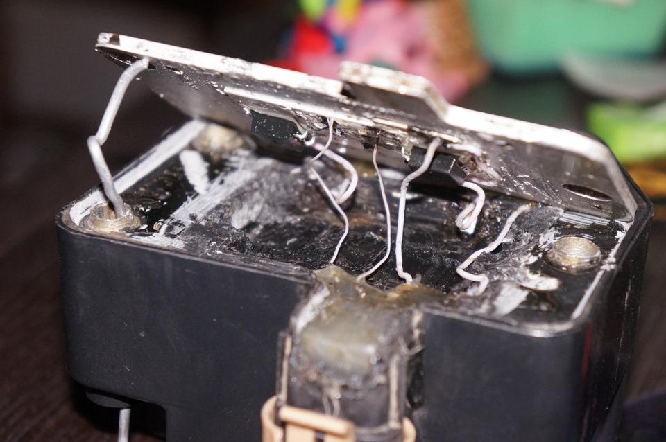 3705. Ремонт модуля зажигания ваз 2110. Модуль зажигания ваз 2112 разобранный. Пайка модуля зажигания ваз 2110. Пайка модуля зажигания ваз 2110.