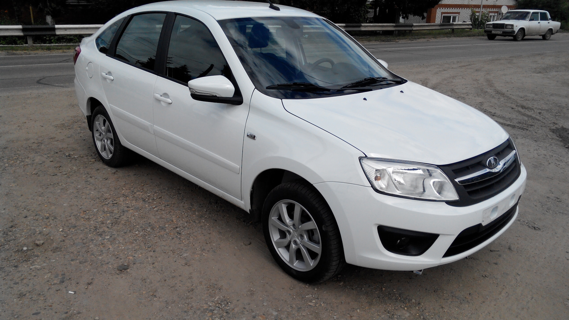 Lada Гранта лифтбек 1.6 бензиновый 2015 | Наш новый друг на DRIVE2