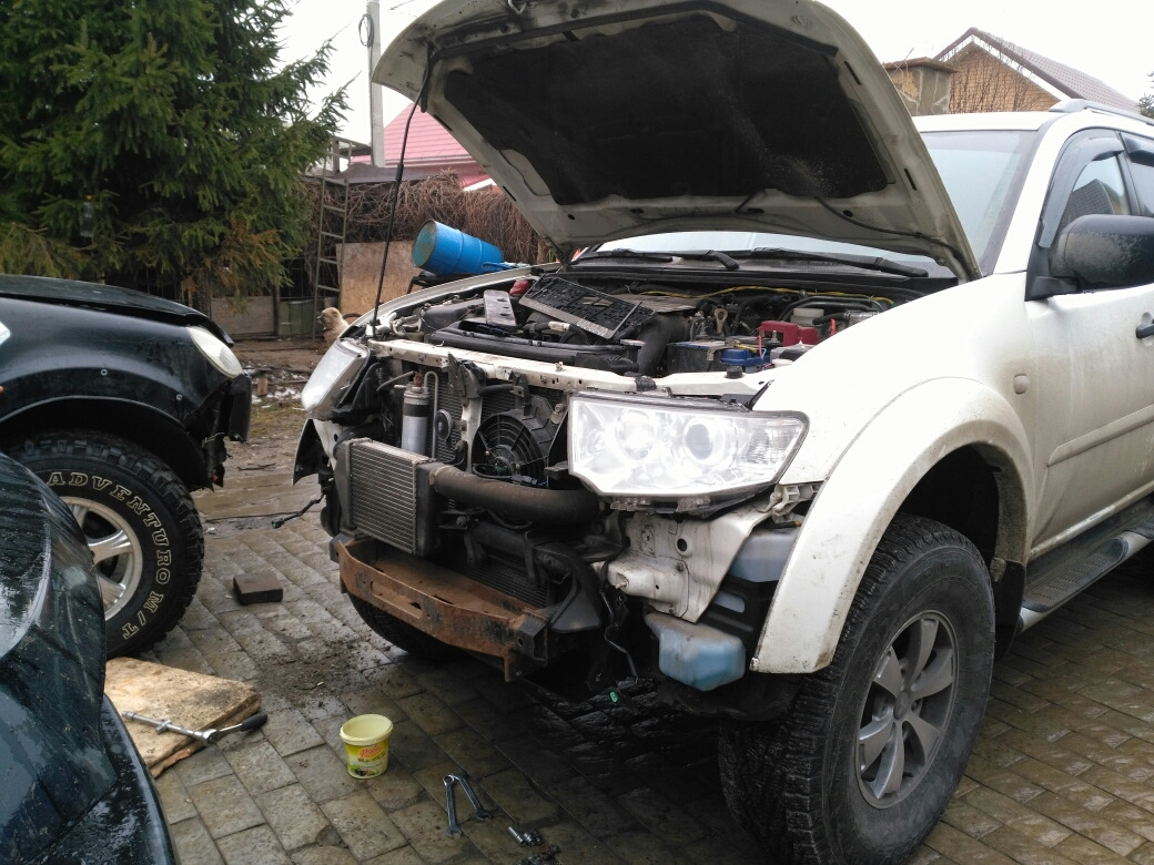Mitsubishi pajero sport 3 без переднего бампера. паджеро спорт 1 без переднего бампера. митсубиси паджеро спорт 1 лебедка сзади. Mitsubishi pajero sport 3 без переднего бампера. митсубиси паджеро 4 без переднего бампера.