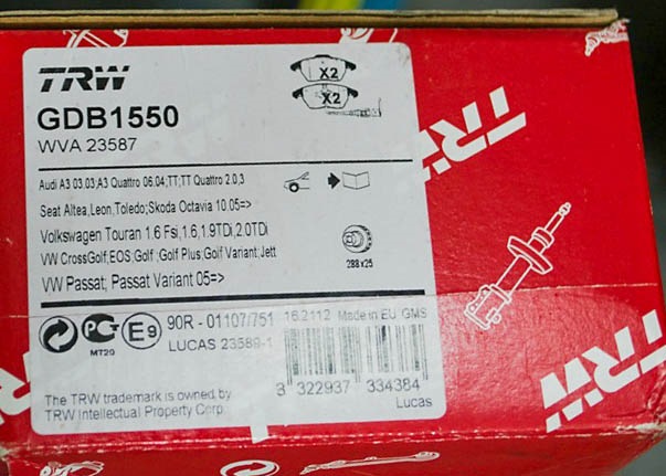 Замена передних колодок — Audi A3 Sportback (8PA), 2 л, 2008 года ...