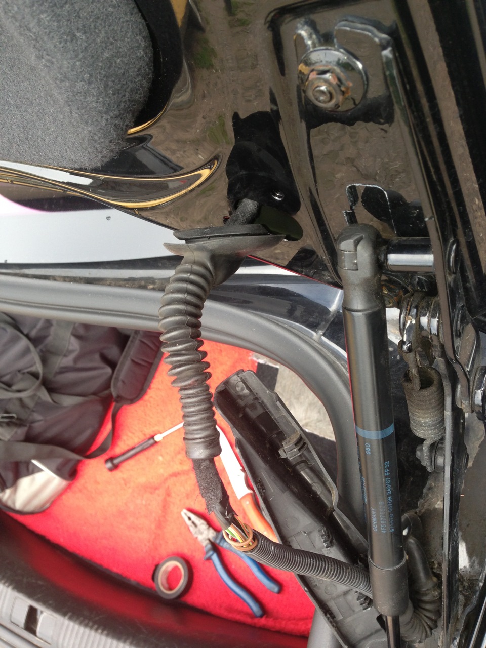 HELP. Прикурки зад\\перед не работают + свет в багажнике не горит — Audi ...