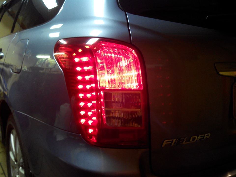 Светодиоды в стопы — Toyota Corolla Fielder (E130), 1,5 л, 2007 года ...