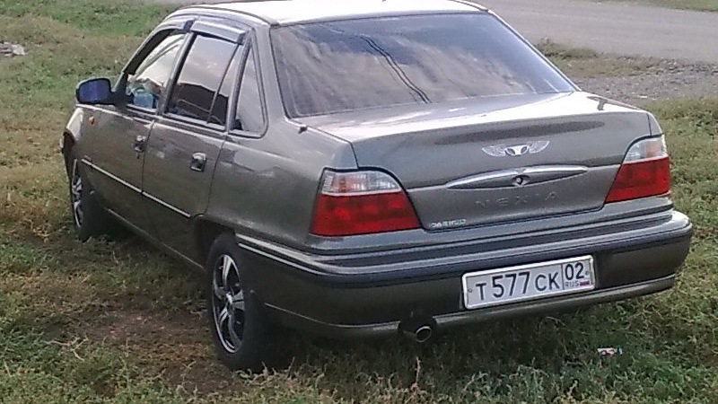 Daewoo Nexia серая