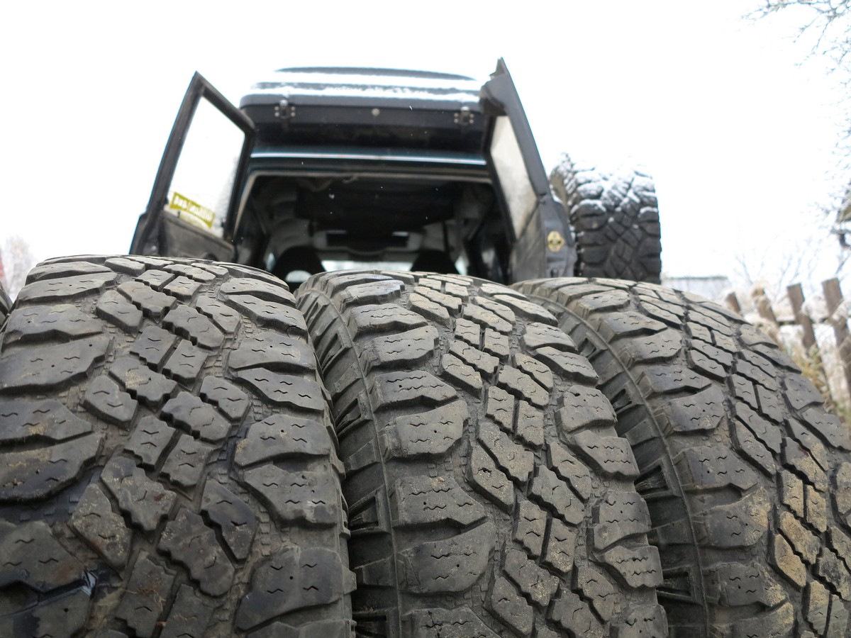 Goodyear wrangler mt r with kevlar. Гудиер Вранглер. Вранглер дуратрак. Гудиер кевлар МТ. Дуратрак кевлар.