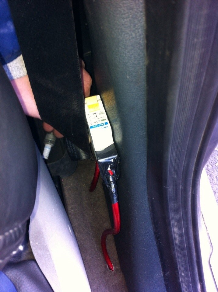 #15. Прокладка проводов сабвуфера под ковролин. — LADA Калина седан, 1 ...