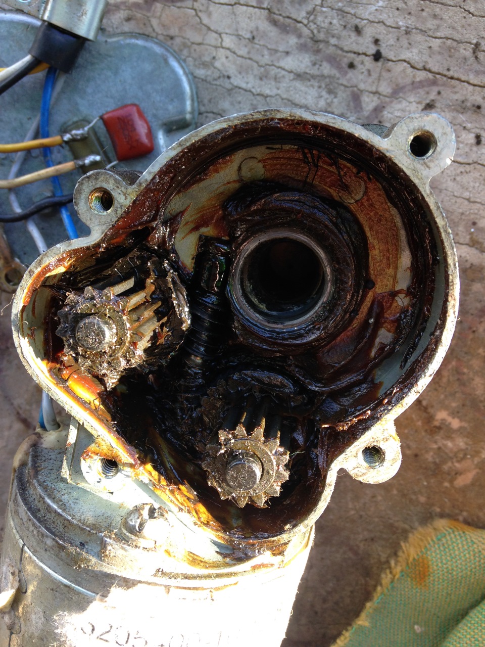 Снятие и разборка дворников — Lada Приора седан, 1,6 л, 2009 года ...