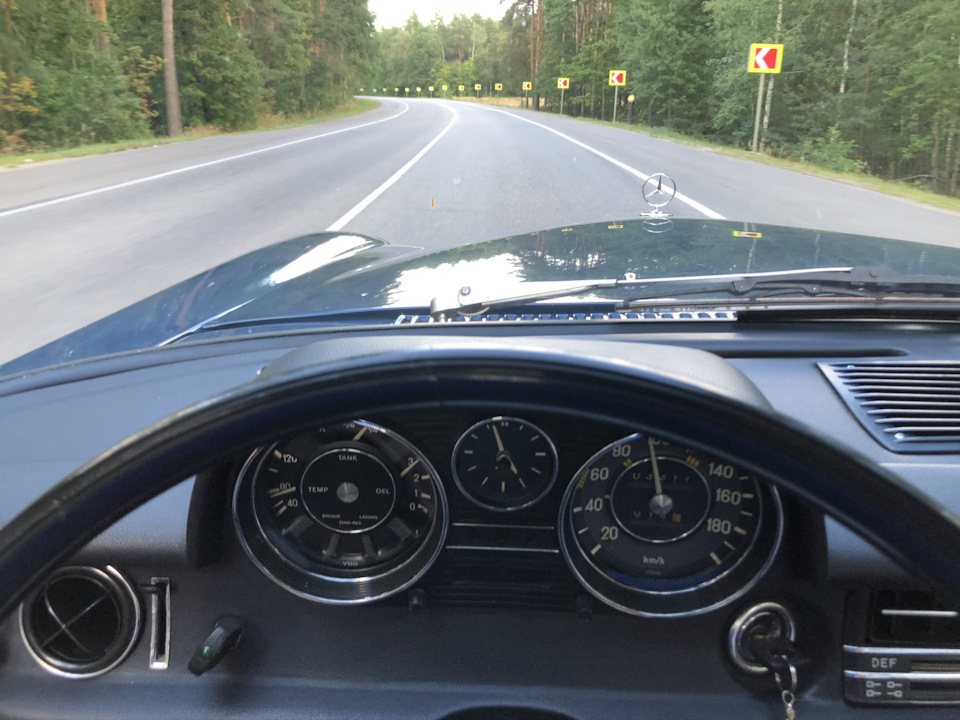 Мерседес W115 — Mercedes-Benz W115, 2,2 л, 1973 года | фотография | DRIVE2